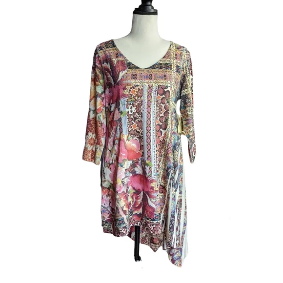 NWT One World Floral Print V-neck 3/4 Sleeve Handkerchief Hem Line Size S - Picture 3 of 9